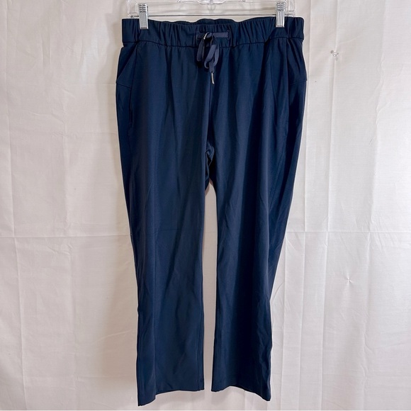 Lululemon Women’s Elastic Drawstring Waist Studio Capri Yoga Pants Navy Size 8 - Picture 1 of 6